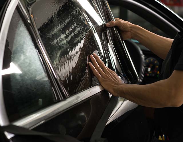 AutomotiveWindowTinting